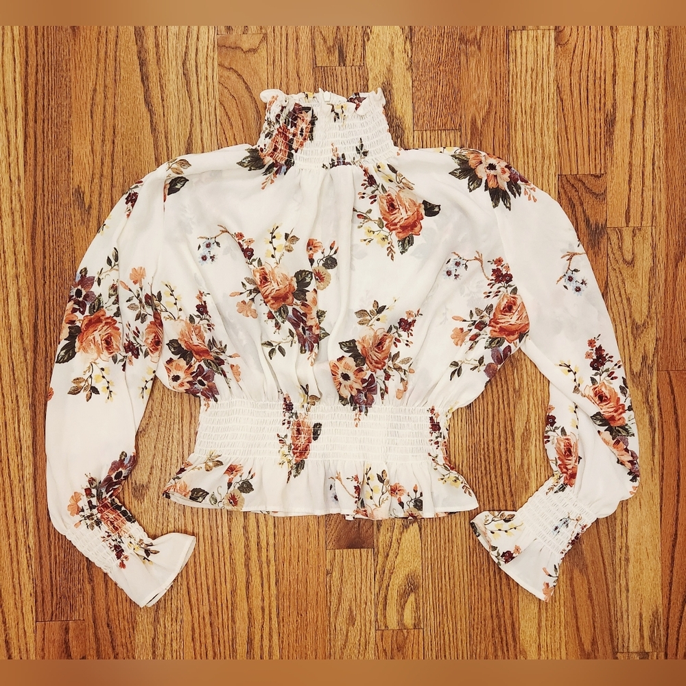 Beautiful Floral Blouse Crop Top By Shinestar. Long Sleeve, Size: Junior Large